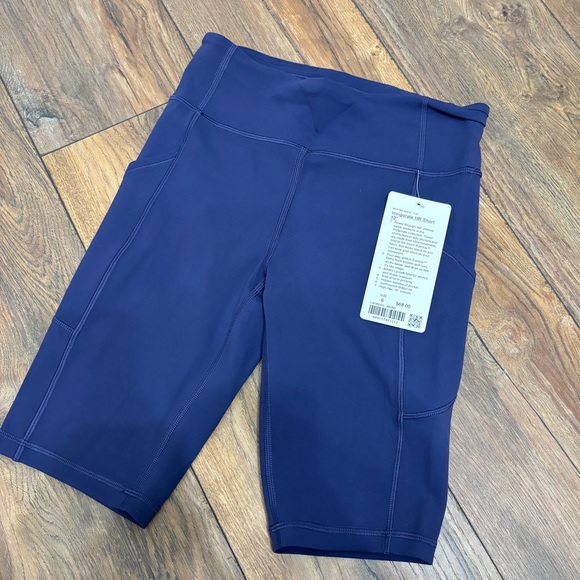 Lululemon Invigorate High-Rise Short 10" size 6 NWT - Picture 8 of 8